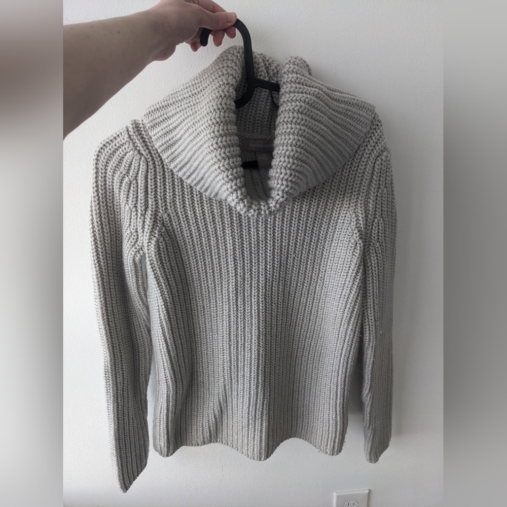 Banana Republic Women's Gray Turtleneck Sweater Size XS